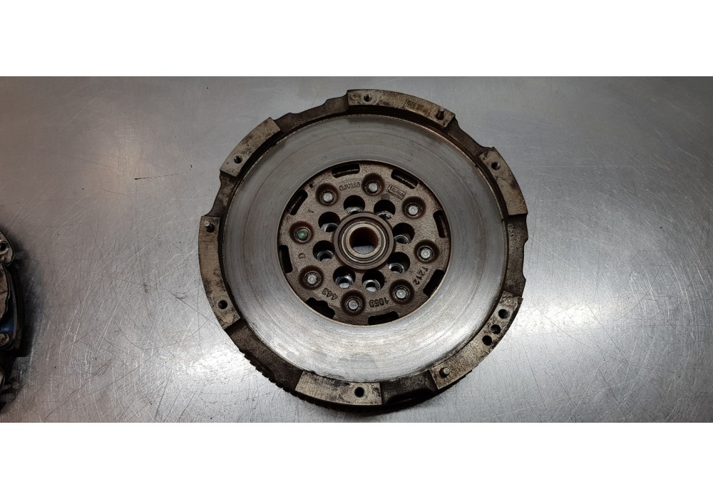 Recambio de volante motor para ford transit kastenwagen (ttg) 310 l2 ambiente referencia OEM IAM GK216477AA GK217563BA 