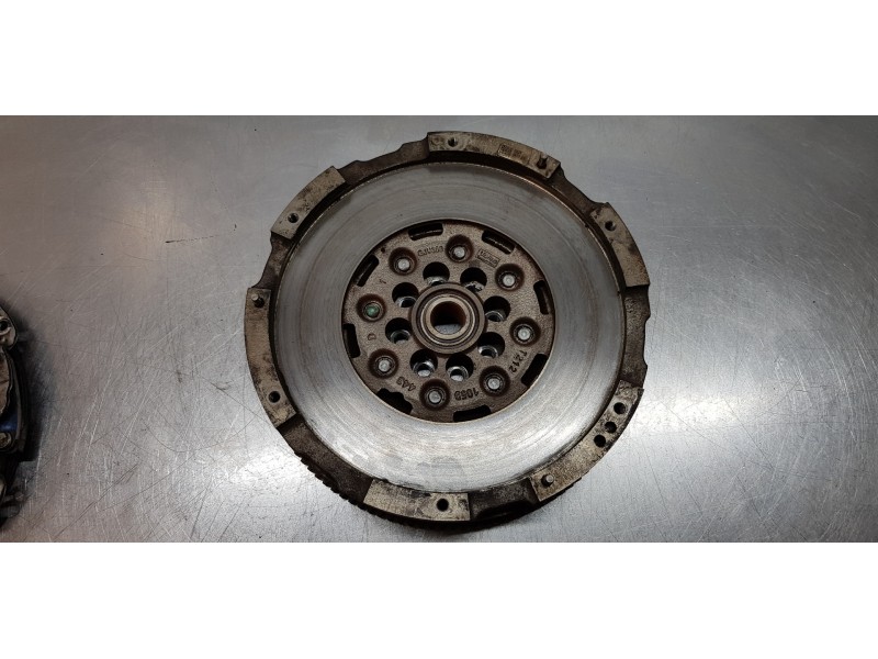 Recambio de volante motor para ford transit kastenwagen (ttg) 310 l2 ambiente referencia OEM IAM GK216477AA GK217563BA 