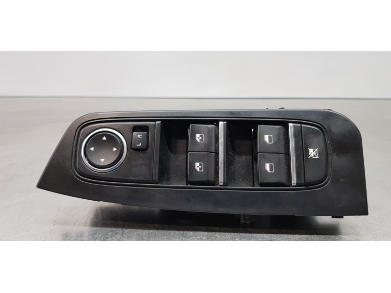 Recambio de mando elevalunas delantero izquierdo para kia ceed sportswagon tech referencia OEM IAM 93570J7120WK 93570J7120 