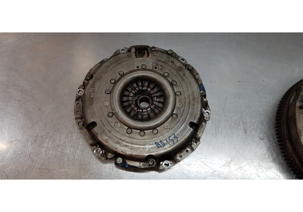 Recambio de volante motor para ford transit kastenwagen (ttg) 310 l2 ambiente referencia OEM IAM GK216477AA GK217563BA 