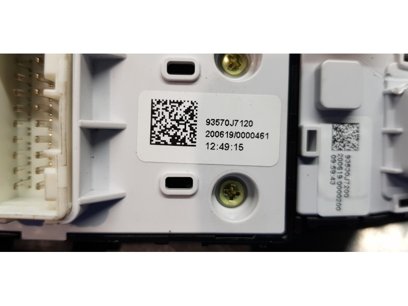 Recambio de mando elevalunas delantero izquierdo para kia ceed sportswagon tech referencia OEM IAM 93570J7120WK 93570J7120 