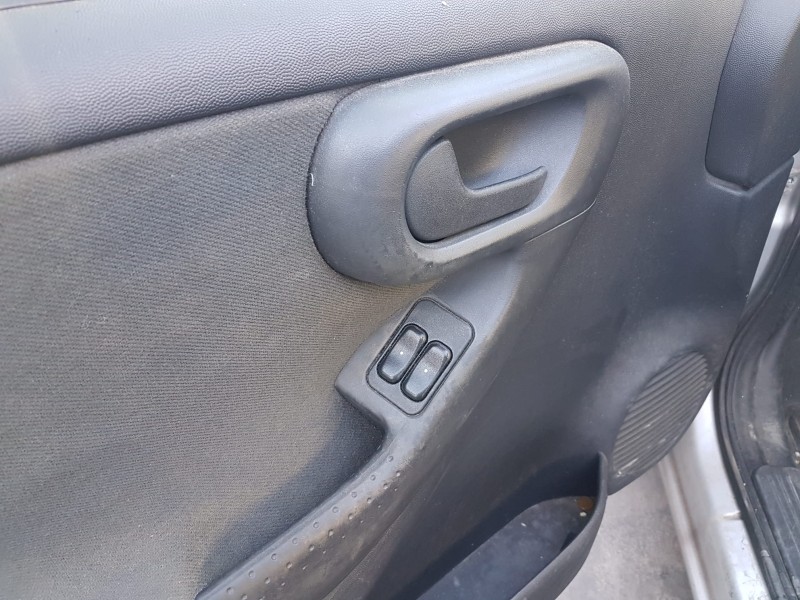 opel corsa c del año 2004