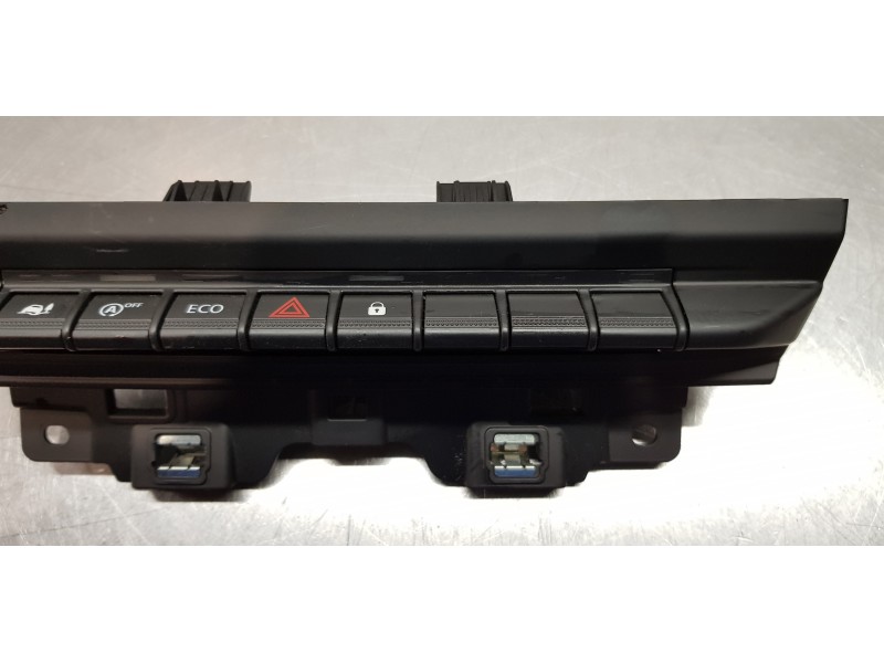 Recambio de warning para renault trafic furgón l2 referencia OEM IAM 283E81404R  