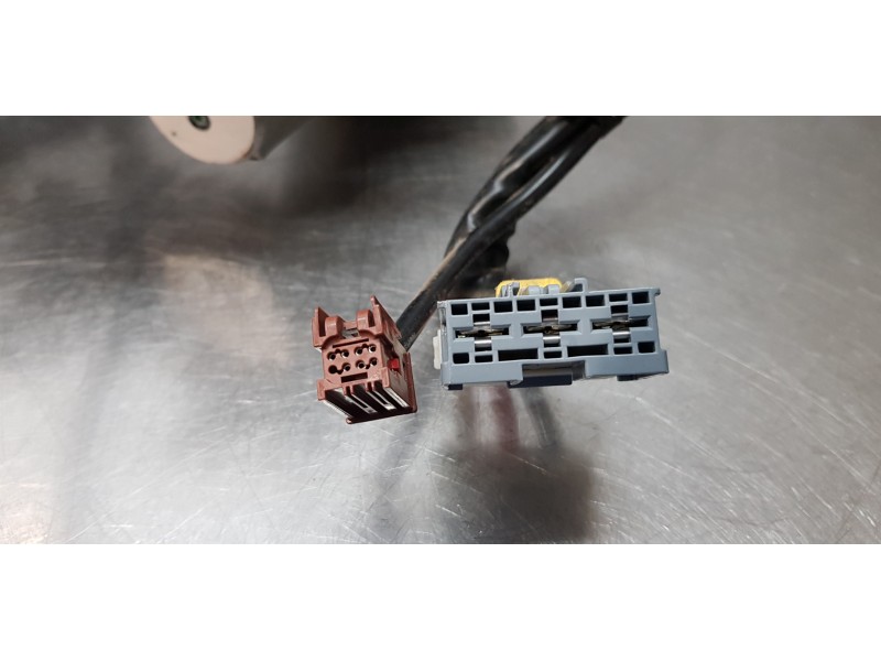 Recambio de columna direccion para kia carens ( ) emotion referencia OEM IAM 56300A4100  