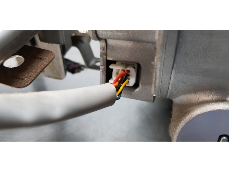 Recambio de columna direccion para kia carens ( ) emotion referencia OEM IAM 56300A4100  