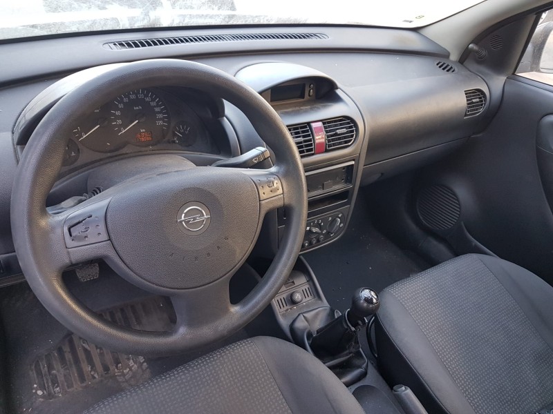 opel corsa c del año 2004