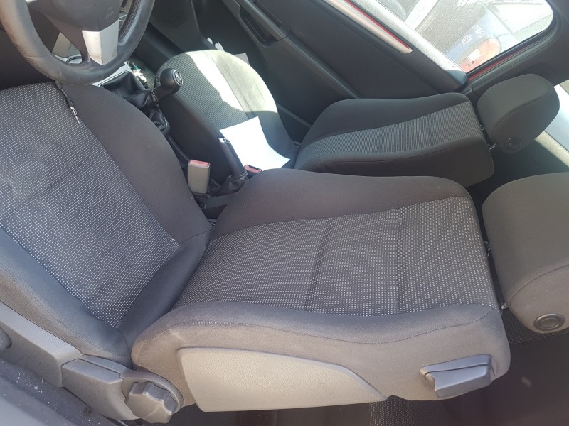 opel astra gtc del año 2007