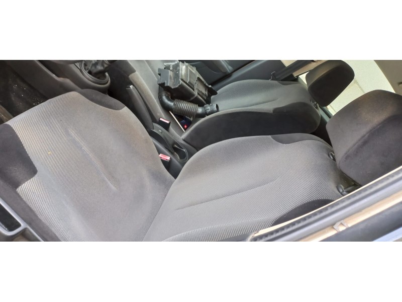 citroen c4 berlina del año 2005