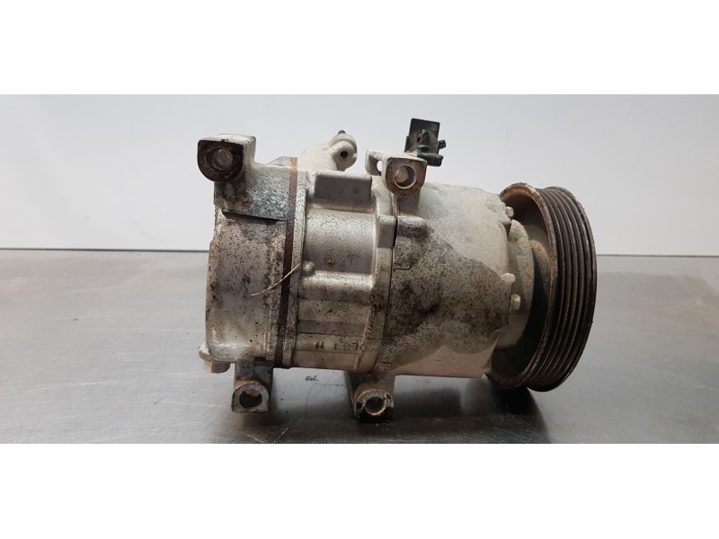 Recambio de compresor aire acondicionado para kia carens ( ) emotion referencia OEM IAM 97701A4500  