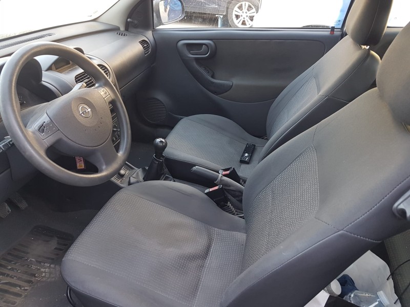 opel corsa c del año 2004