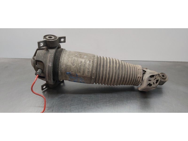 Recambio de amortiguador trasero derecho para audi q7 (4l) 3.0 tdi referencia OEM IAM 7L8616001  