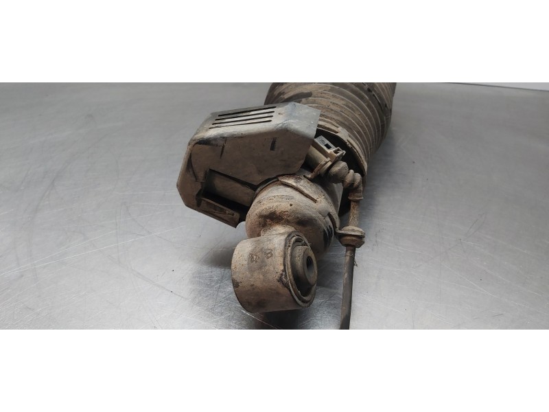 Recambio de amortiguador trasero izquierdo para audi q7 (4l) 3.0 tdi referencia OEM IAM 7L8616002  