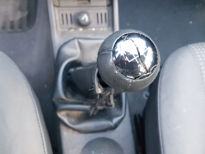 opel corsa c del año 2004