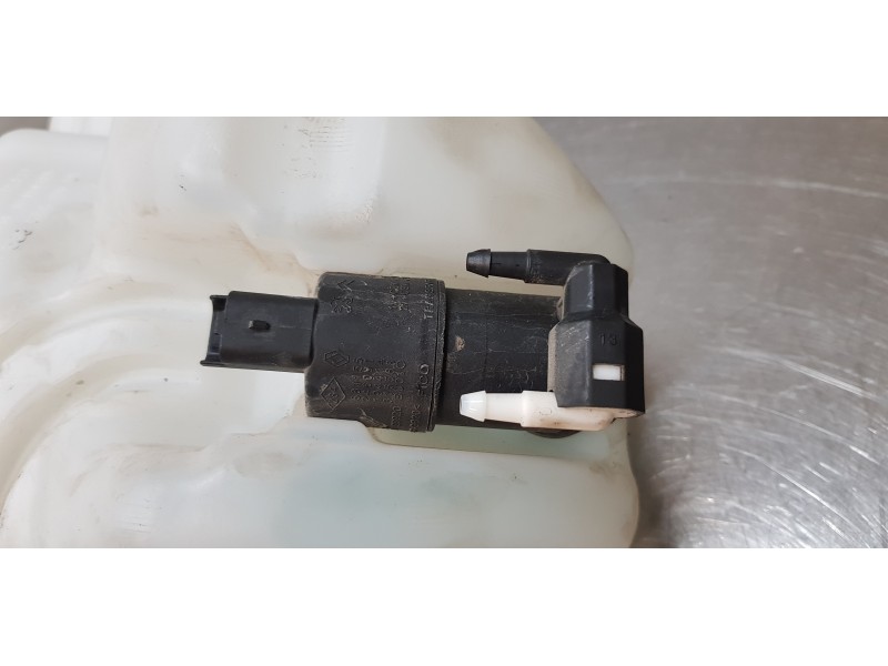 Recambio de deposito limpia para peugeot 208 style referencia OEM IAM 9683988680   Recambio de deposito limpia para peugeot 208 style referencia OEM IAM 9683988680