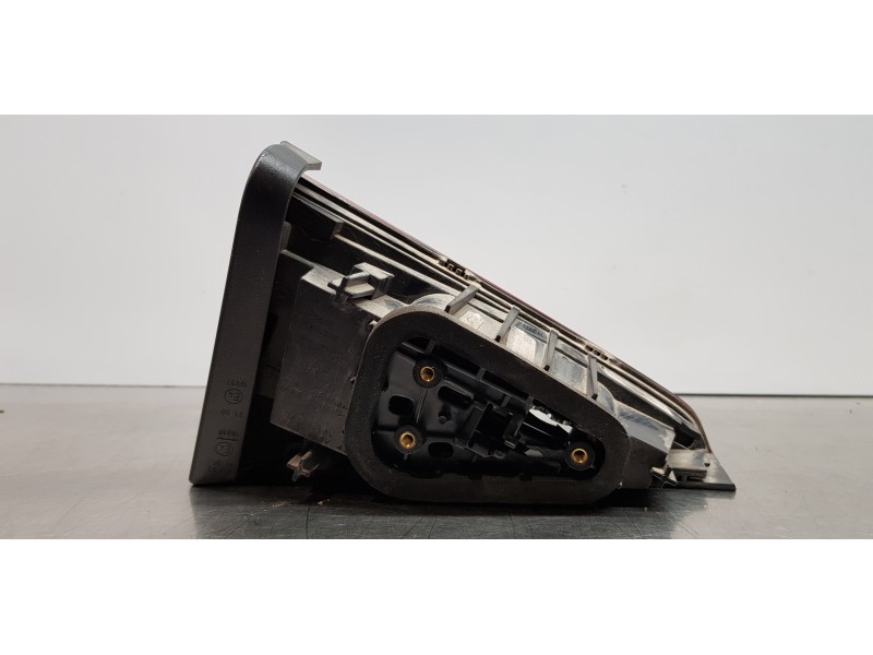 Recambio de piloto trasero derecho interior para skoda superb combi (3v5) active referencia OEM IAM 3V9945308B   Recambio de piloto trasero derecho interior para skoda superb combi (3v5) active referencia OEM IAM 3V9945308B