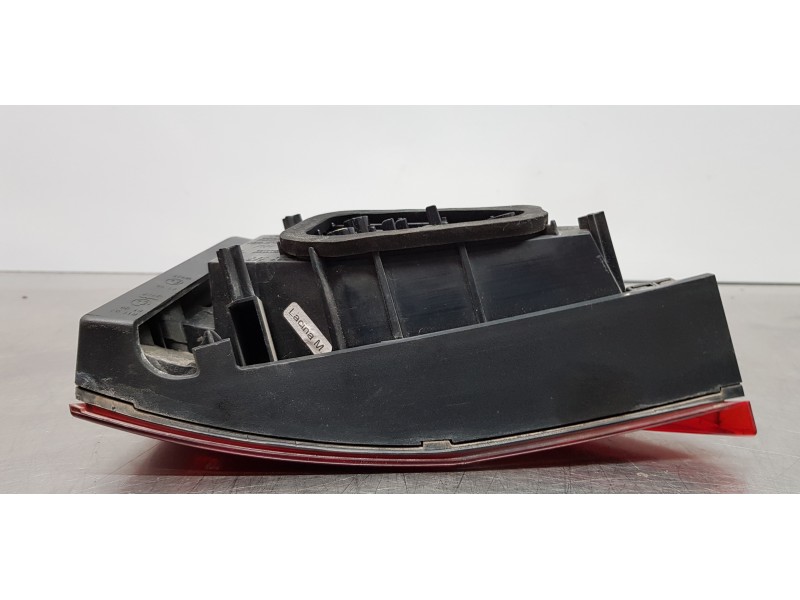 Recambio de piloto trasero derecho interior para skoda superb combi (3v5) active referencia OEM IAM 3V9945308B   Recambio de piloto trasero derecho interior para skoda superb combi (3v5) active referencia OEM IAM 3V9945308B