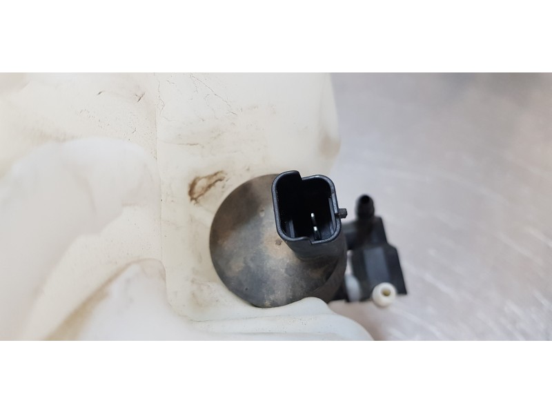 Recambio de deposito limpia para peugeot 208 style referencia OEM IAM 9683988680   Recambio de deposito limpia para peugeot 208 style referencia OEM IAM 9683988680
