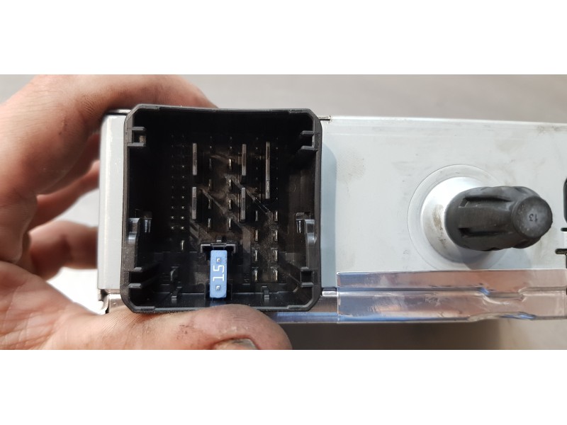 Recambio de sistema audio / radio cd para peugeot 208 style referencia OEM IAM 9822729780  