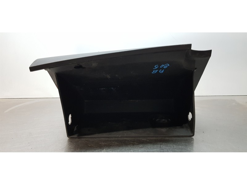 Recambio de guantera para kia carens ( ) emotion referencia OEM IAM 84511A4000  