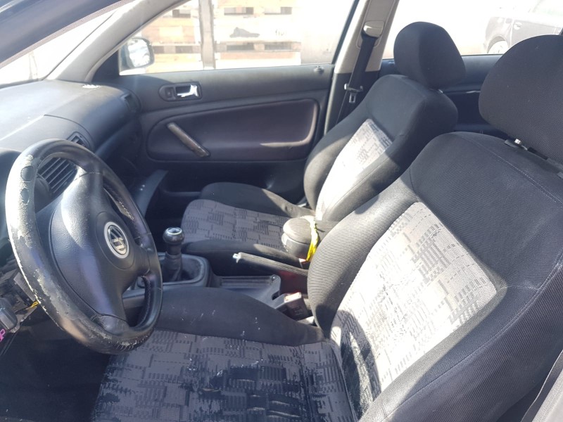 volkswagen passat berlina (3b2) del año 1999