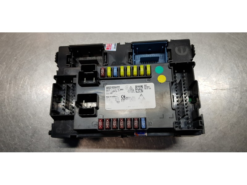 Recambio de caja reles / fusibles para jeep renegade limited 4x2 referencia OEM IAM 00521934400 521934400 