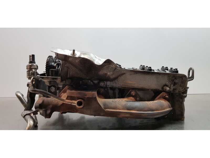 Recambio de culata para toyota avensis touring sports executive referencia OEM IAM 11101WA020  