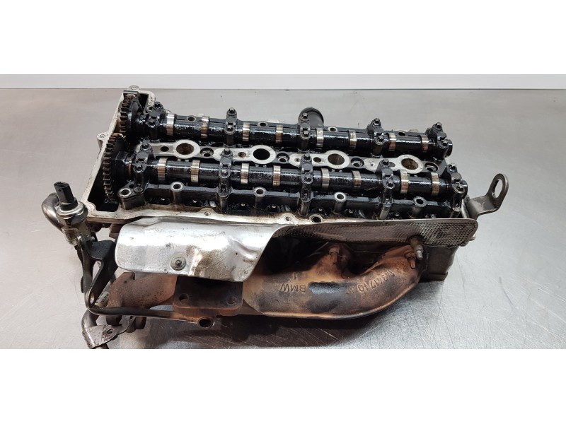 Recambio de culata para toyota avensis touring sports executive referencia OEM IAM 11101WA020  