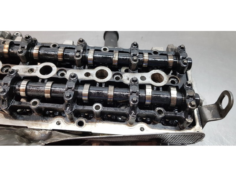 Recambio de culata para toyota avensis touring sports executive referencia OEM IAM 11101WA020  