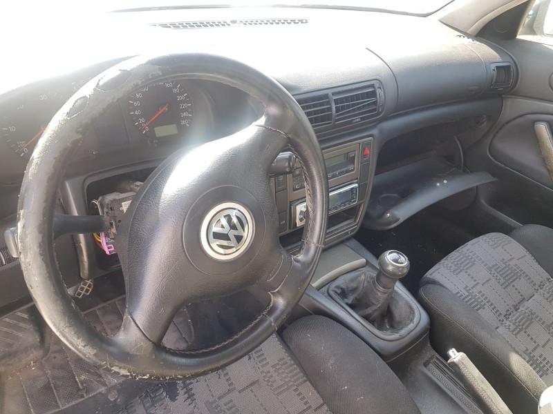 volkswagen passat berlina (3b2) del año 1999