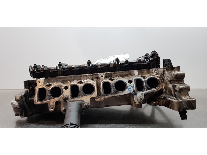 Recambio de culata para toyota avensis touring sports executive referencia OEM IAM 11101WA020  