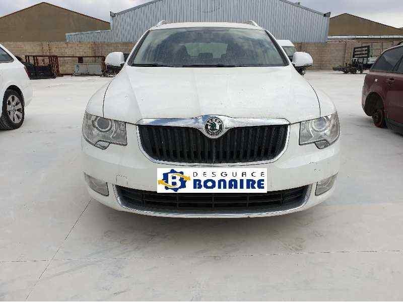 skoda superb combi (3t5) del año 2009