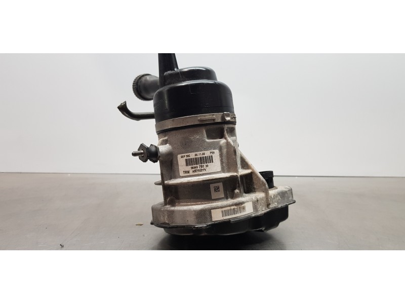 Recambio de bomba direccion para peugeot 308 confort referencia OEM IAM 9684979180  