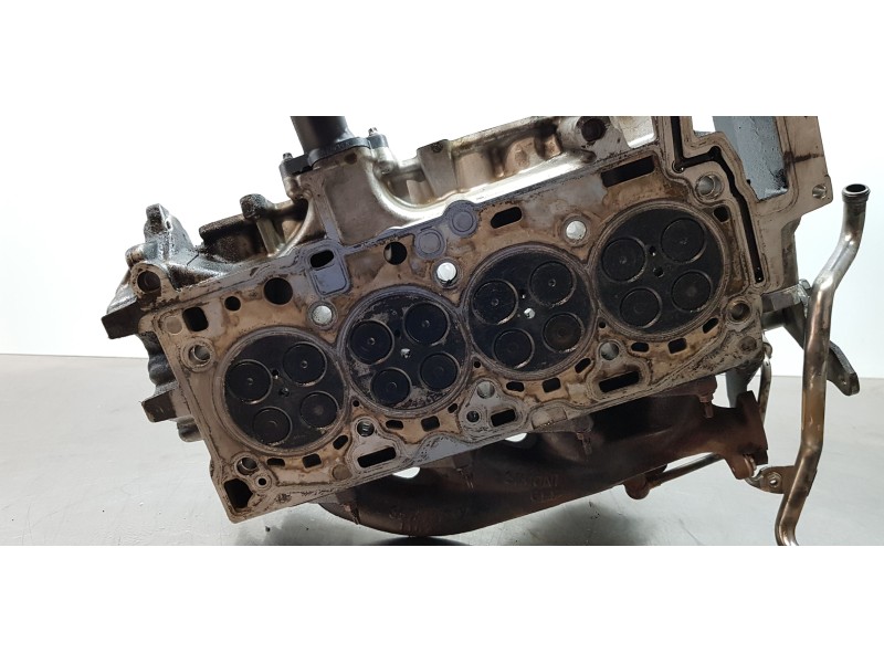 Recambio de culata para toyota avensis touring sports executive referencia OEM IAM 11101WA020  