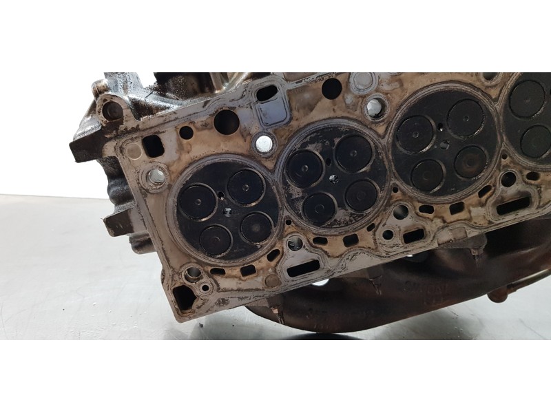 Recambio de culata para toyota avensis touring sports executive referencia OEM IAM 11101WA020  