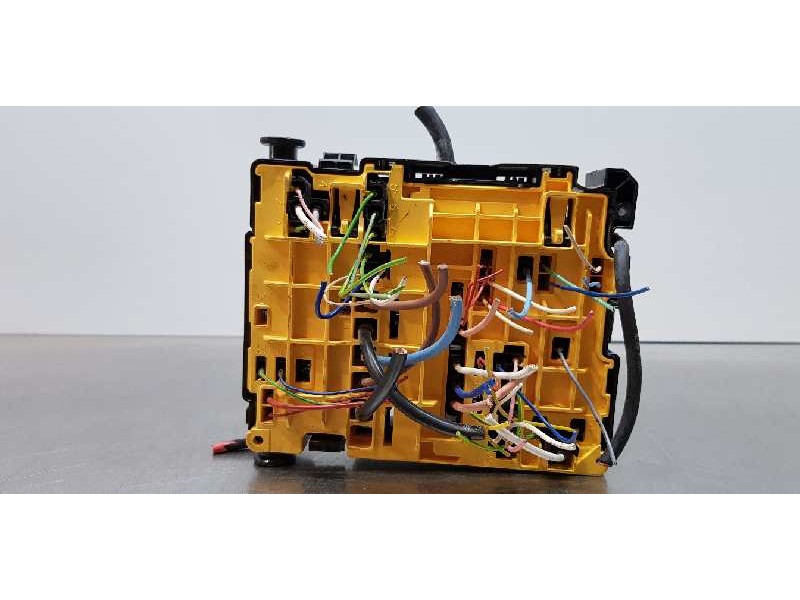 Recambio de caja reles / fusibles para citroen c-elysée exclusive referencia OEM IAM 9804846880  