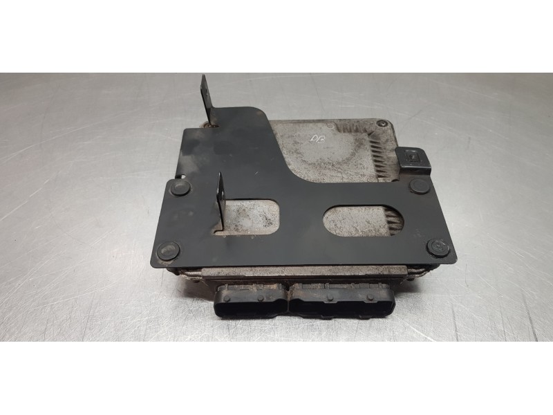 Recambio de centralita motor uce para chrysler voyager (rg) 2.5 crd se referencia OEM IAM P04727667AD   Recambio de centralita motor uce para chrysler voyager (rg) 2.5 crd se referencia OEM IAM P04727667AD