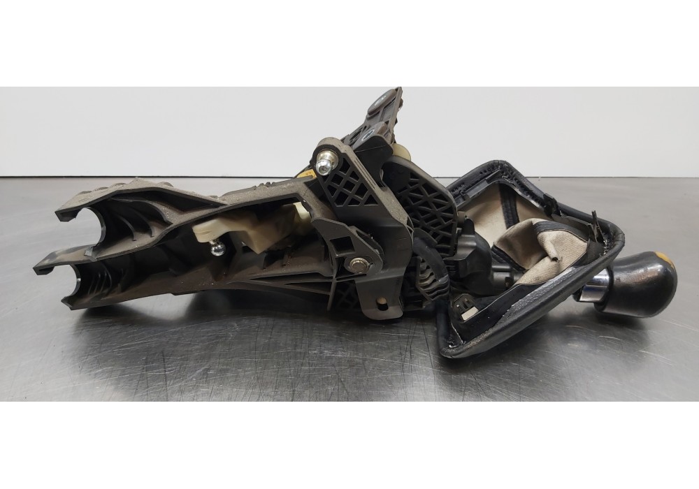 Recambio de palanca cambio para ford transit kastenwagen (ttg) 350 l4 ambiente referencia OEM IAM 2628817 BK2R7C453MKF BK2R7C453