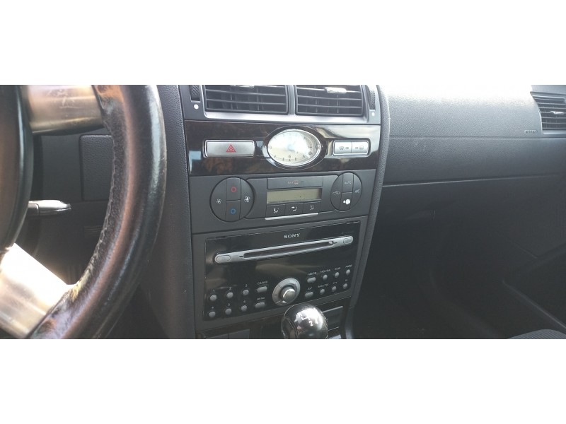 ford mondeo berlina (ge) del año 2004