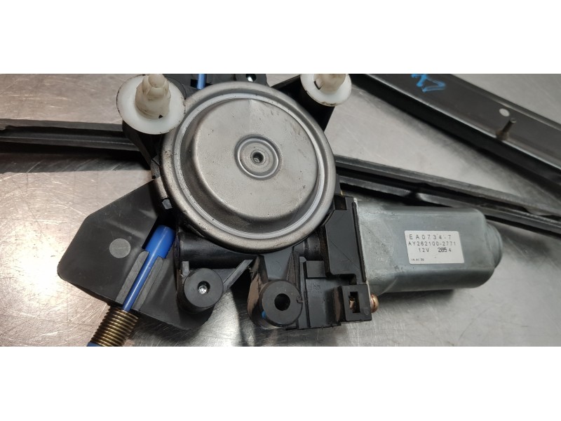 Recambio de elevalunas delantero derecho para chrysler voyager (rg) 2.5 crd se referencia OEM IAM 4894526AA   Recambio de elevalunas delantero derecho para chrysler voyager (rg) 2.5 crd se referencia OEM IAM 4894526AA