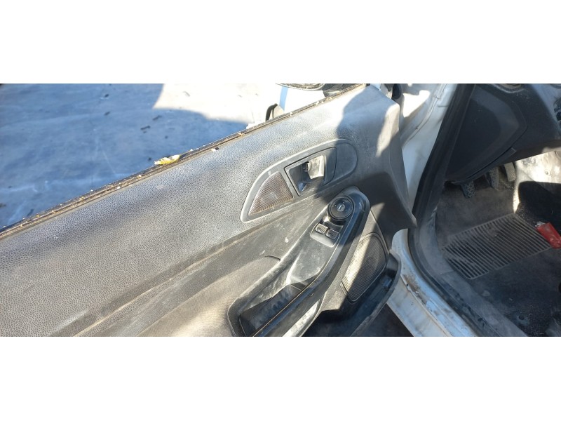 ford fiesta (ccn) del año 2013