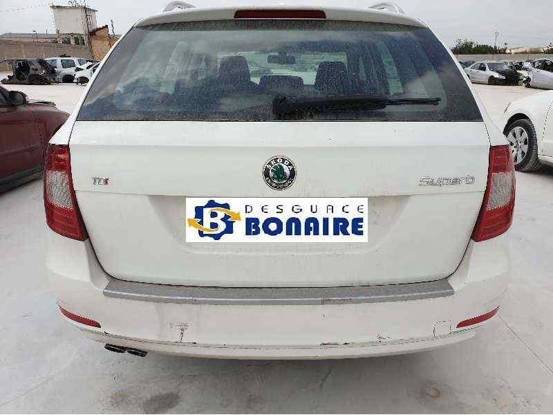 skoda superb combi (3t5) del año 2009