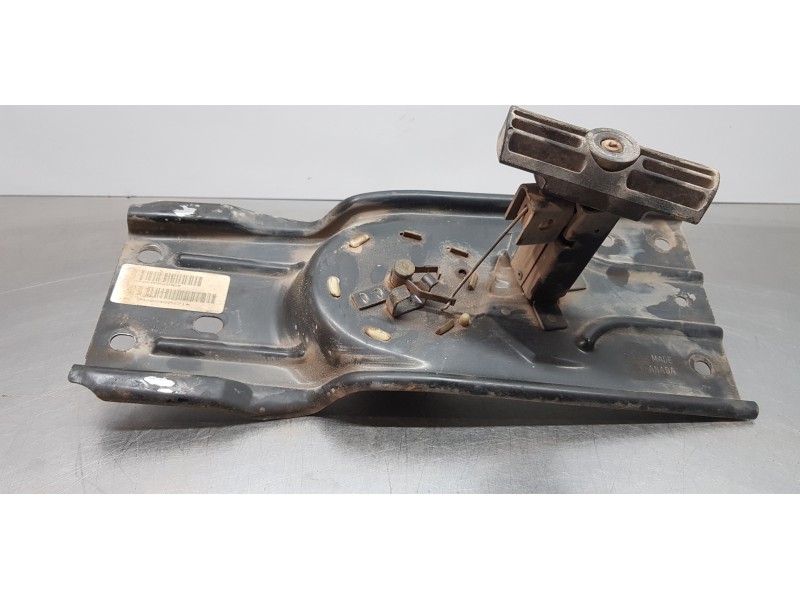 Recambio de soporte rueda repuesto para chrysler voyager (rg) 2.5 crd se referencia OEM IAM 04860958AB   Recambio de soporte rueda repuesto para chrysler voyager (rg) 2.5 crd se referencia OEM IAM 04860958AB