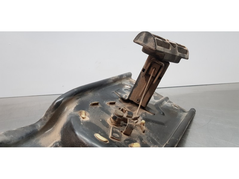 Recambio de soporte rueda repuesto para chrysler voyager (rg) 2.5 crd se referencia OEM IAM 04860958AB   Recambio de soporte rueda repuesto para chrysler voyager (rg) 2.5 crd se referencia OEM IAM 04860958AB