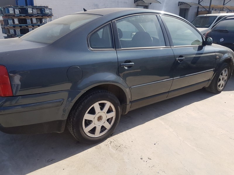 volkswagen passat berlina (3b2) del año 1999