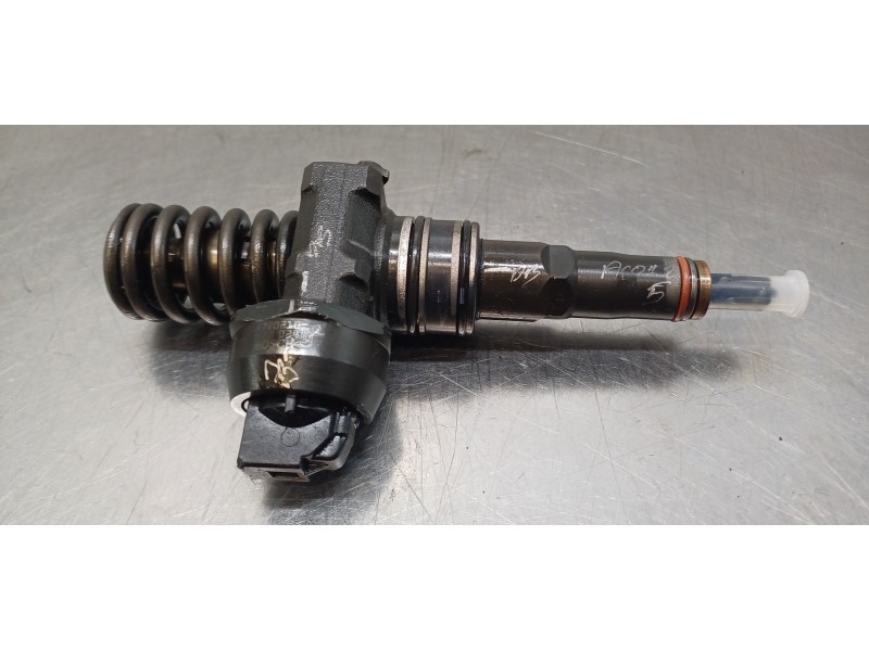 Recambio de inyector para volkswagen touareg (7la) tdi r5 referencia OEM IAM 07Z130073F 0414720210 