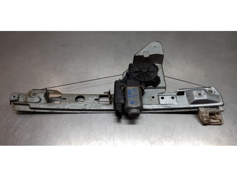 Recambio de elevalunas trasero derecho para renault megane ii berlina 5p authentique referencia OEM IAM 8201010921  