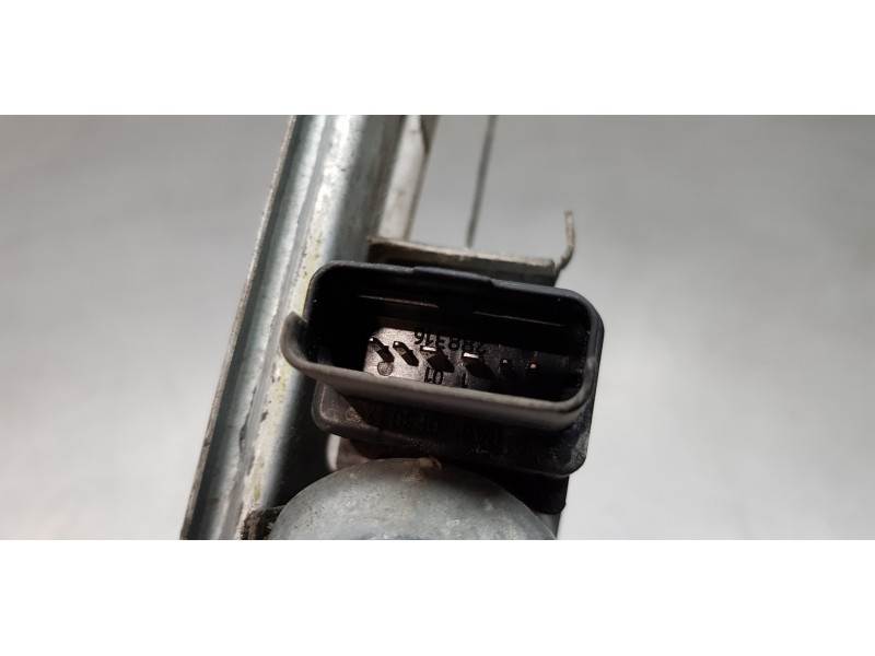 Recambio de elevalunas trasero derecho para renault megane ii berlina 5p authentique referencia OEM IAM 8201010921  