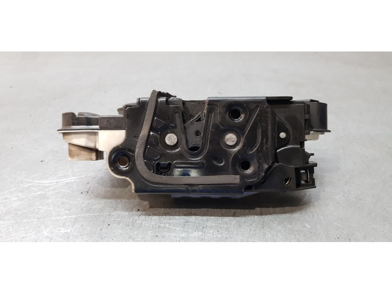 Recambio de cerradura puerta delantera izquierda para seat toledo (kg3) reference referencia OEM IAM 5E1837015A   Recambio de cerradura puerta delantera izquierda para seat toledo (kg3) reference referencia OEM IAM 5E1837015A