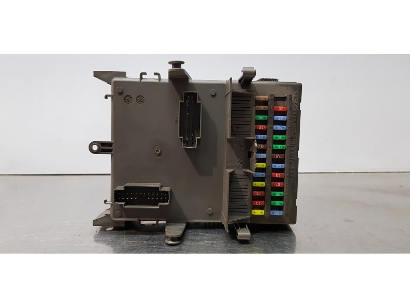 Recambio de caja reles / fusibles para renault espace iv (jk0) expression referencia OEM IAM 8200004201E   Recambio de caja reles / fusibles para renault espace iv (jk0) expression referencia OEM IAM 8200004201E