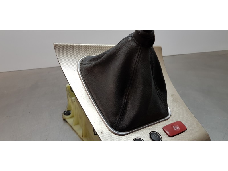 Recambio de palanca cambio para alfa romeo 159 (140) 1.9 jtdm 16v / selective referencia OEM IAM 55210557   Recambio de palanca cambio para alfa romeo 159 (140) 1.9 jtdm 16v / selective referencia OEM IAM 55210557